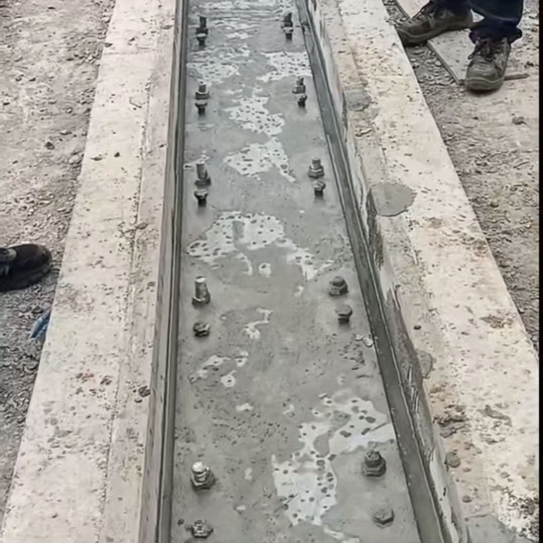 隆德港口码头起重机龙门吊重型机械设备稳固用早强快凝轨道胶泥